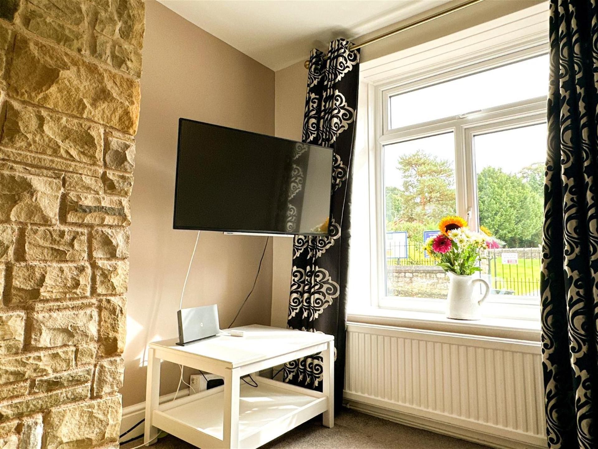 Country Cottage With Church View And Fireplace Near Leeds & York ภายนอก รูปภาพ